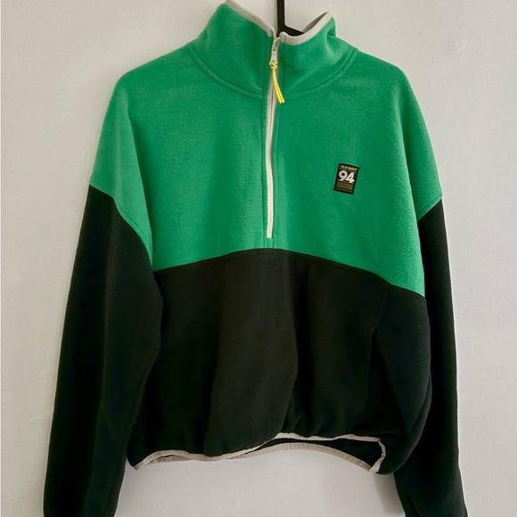 Old Navy Sweaters - Old Navy Green Fleece Patch Sweatshirt with Black/White/Yellow Logo